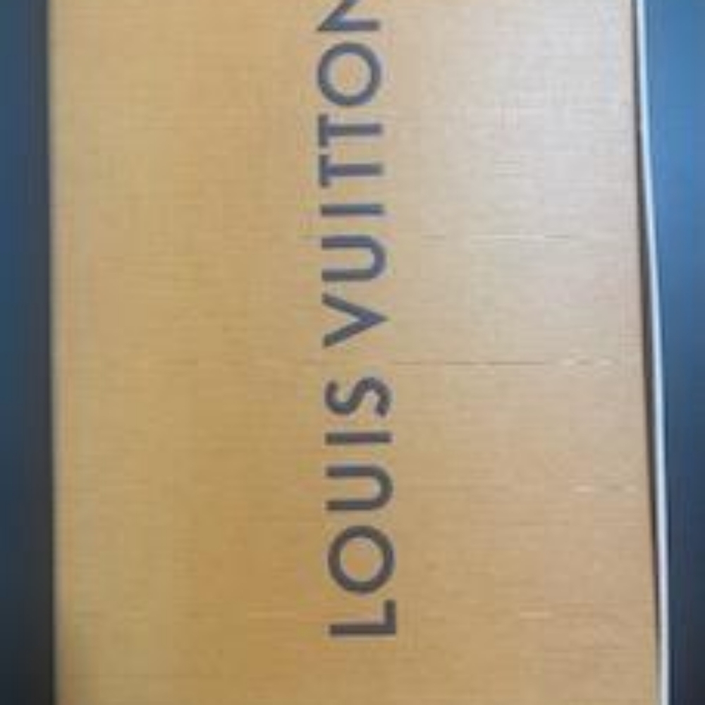 Iphone 7 plus Louis Vuitton Case(Black) with Box